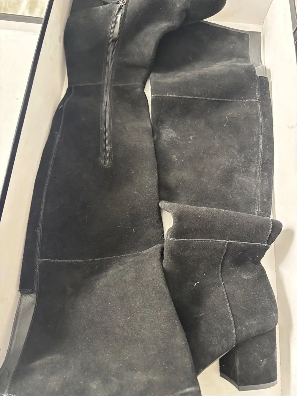 White House black market sz 8 Black Suede Knee-High Block Heel Boots